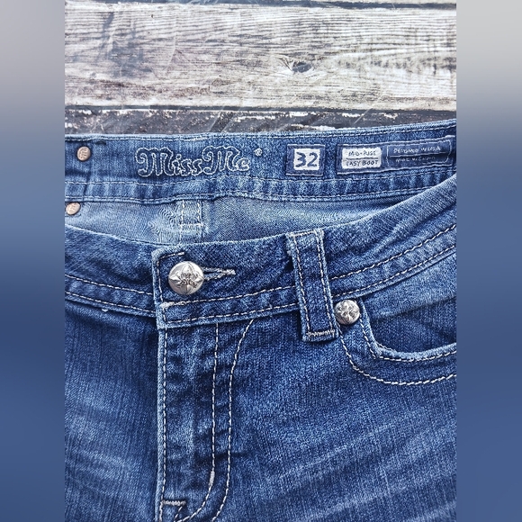 MissMe Jeans Women's Size 32 Mid-Rise Boot Cut - Picture 4 of 5